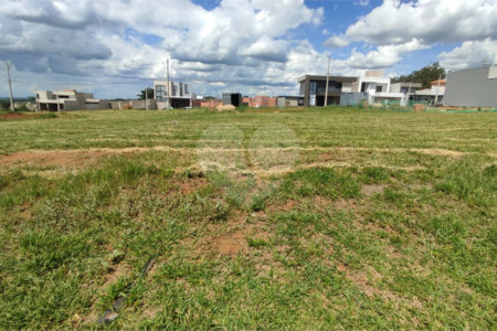 Lote à Venda em São Carlos, no Condomínio Villeneuve I