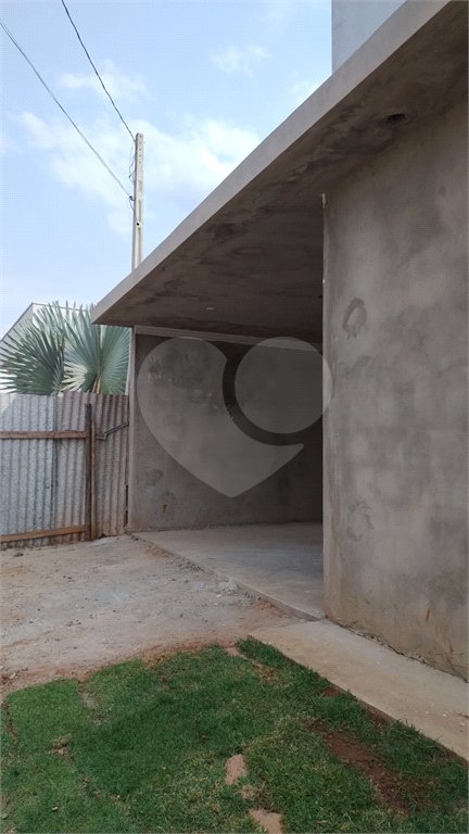 Casa térrea em fase de construção para venda no condomínio Quebec