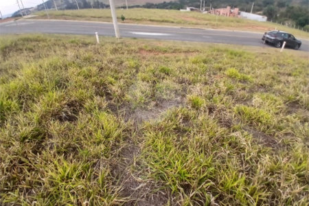 Lote com 376 m² à Venda em Condomínio Fechado