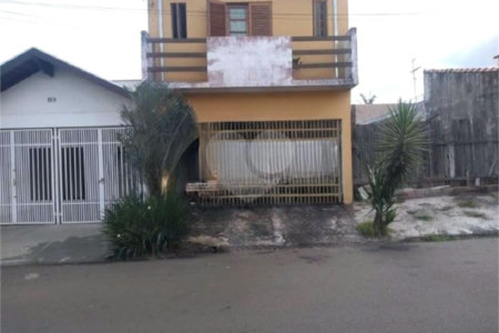 Casa residencial à Venda Santa Felícia com 3 Suítes