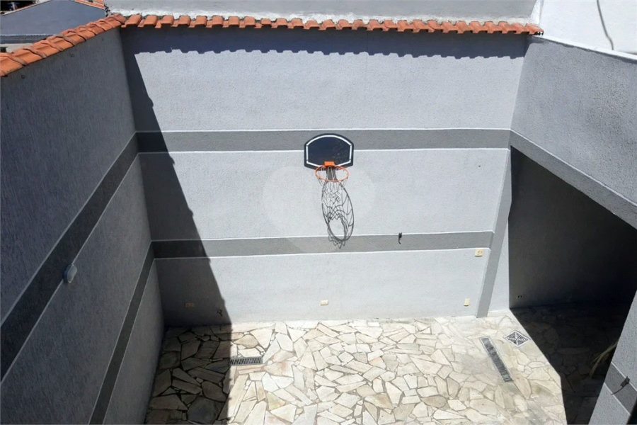 Casa 4 dormitórios, 3 vagas