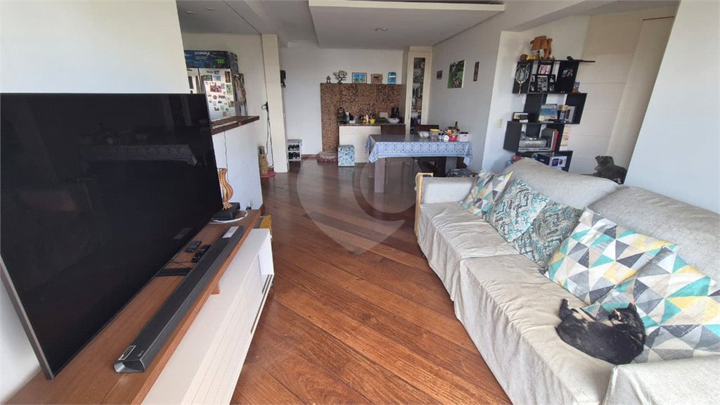 Apartamento à venda com 3 quartos, sendo 1 suíte,  em Jardim Marajoara, São Paulo, SP