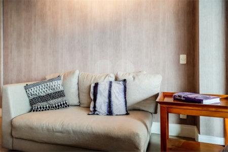 Apartamento totalmente mobiliado com ar-condicionado localizado no coração do Brooklin!!!
