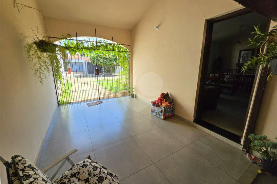 Casa à venda com 3 quartos, sendo 1 suíte, no Cidade Jardim, Pirassununga - SP