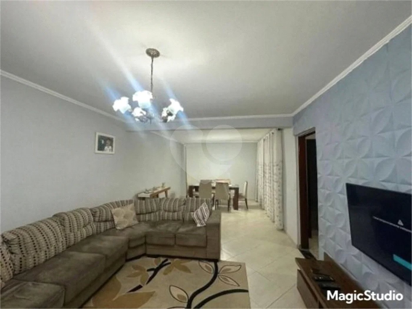 Casa com 200m² , 5 dormitórios , sendo 1 suíte , 3 vagas de garagem , à venda em Guarulhos.
