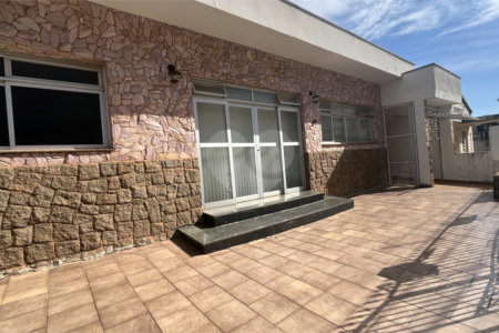 Casa Térrea com 3 dormitórios no Centro de Atibaia
