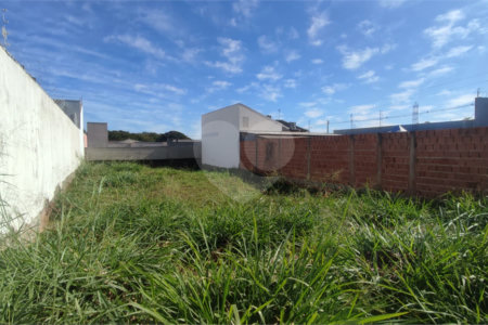 Terreno à venda no bairro Jardim Embaré, em São Carlos/SP
