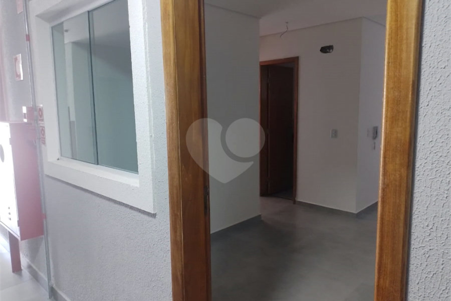 Apartamento Novo com 2 Dormitórios, Elevador na Vila Gustavo. Aceita Pet.