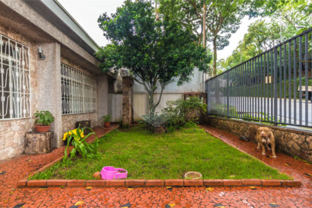 CASA TÉRREA 250m2 construídos/600 m2 de Terreno - metrô S.Judas