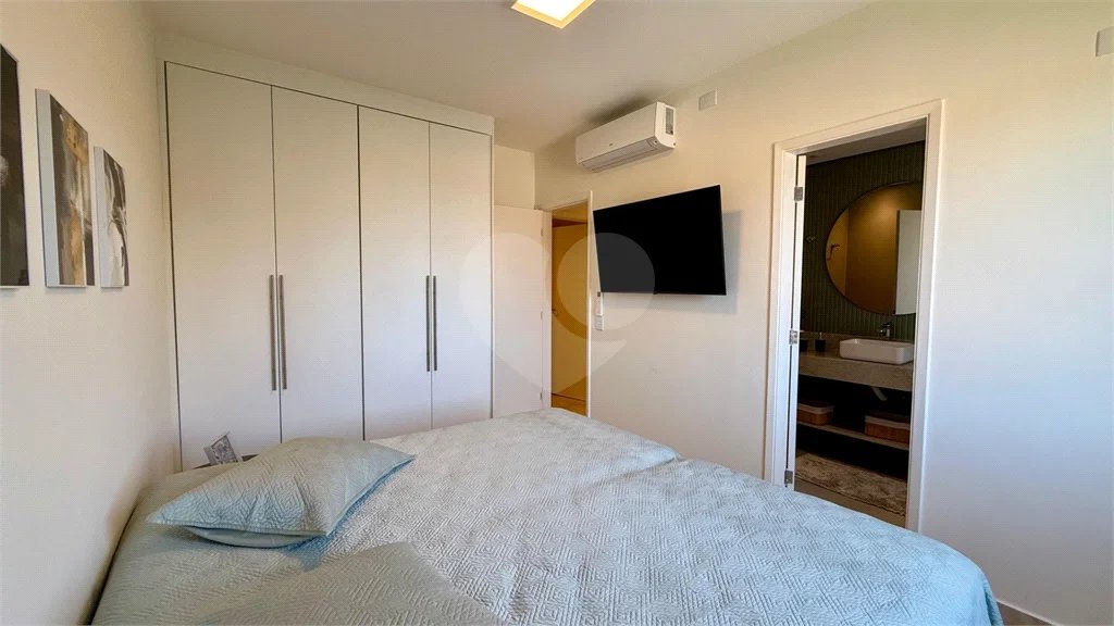 Apartamento à venda com 3 quartos, sendo 2 suítes, em Riviera de São Lourenço, Bertioga, SP