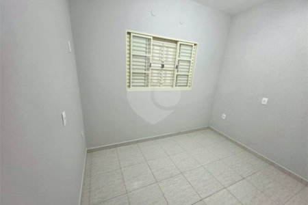 Sobrado 3 quartos 1 suíte e área de lazer