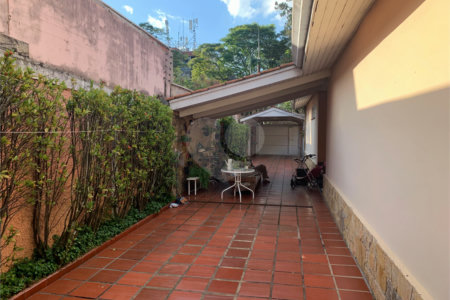 Casa à venda com 3 quartos, sendo 1 suíte, em Interlagos, São Paulo, SP