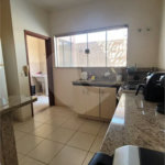 Casa Exclusiva com Pé-Direito Alto e Área Gourmet no Jardim Paraíso