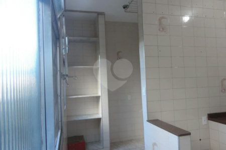 Apartamento à venda na região de Pari