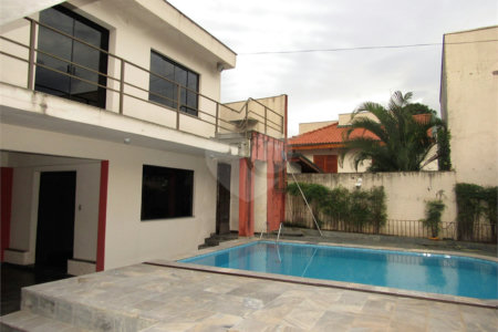 Casa Térrea à venda com 3 quartos, sendo 1 suíte, em Chácara Flora, São Paulo, SP