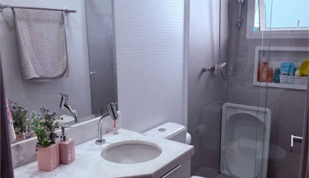 Sobrado à venda com 4 quartos, sendo 2 suítes,  em Vila Santo Antônio, Cotia, SP
