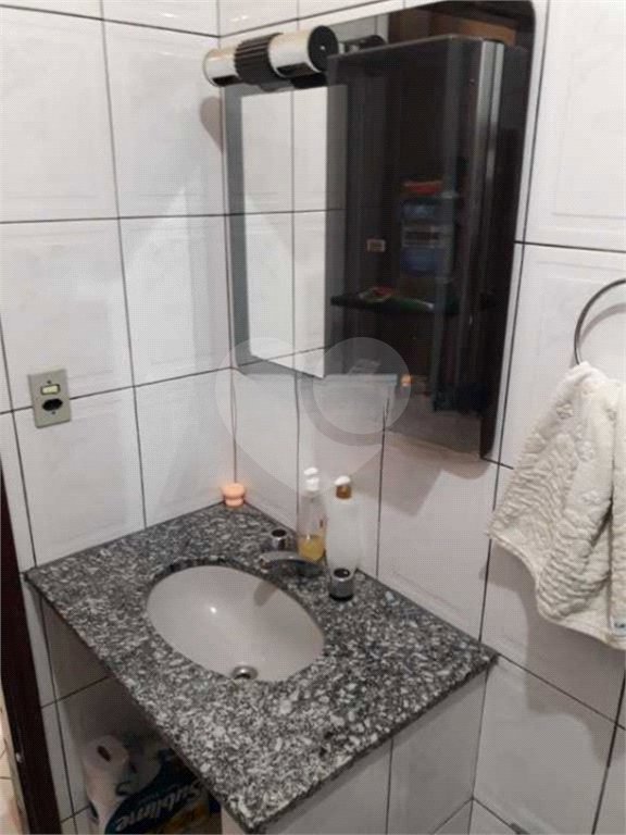 Casa térrea para venda, com 2 dormitórios, sendo 1 suíte.