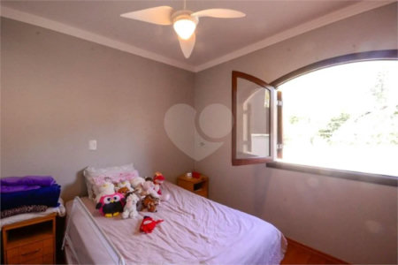 Casa com 4 Dormitórios sendo 1 suíte, com 3 Vagas