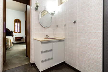 Casa Térrea à venda na Saúde c/285 m2 - Terreno de 392,50 m2 - 3 Quartos/2 Suítes/3 Vagas