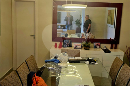 Casa á venda no condomínio Damha I