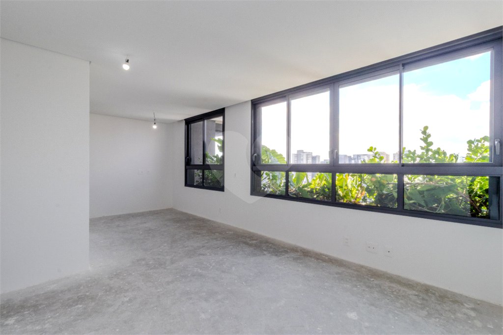 Apartamento à venda com 3 suítes em Campo Belo, São Paulo, SP