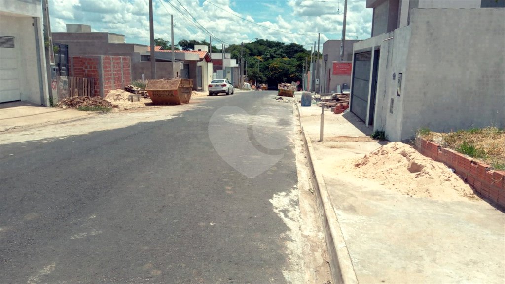 Terreno com 160,00 m² de área total.