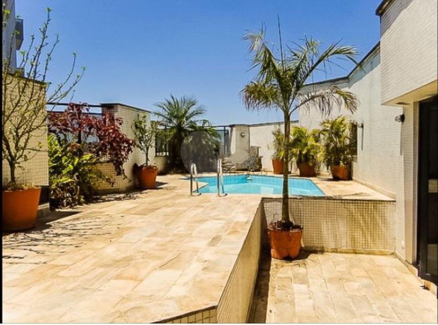Cobertura duplex com churrasqueira e piscina