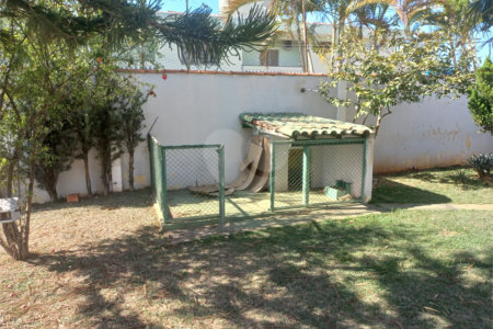 Casa térrea para venda ou locação no Parque Estancia Suíça.