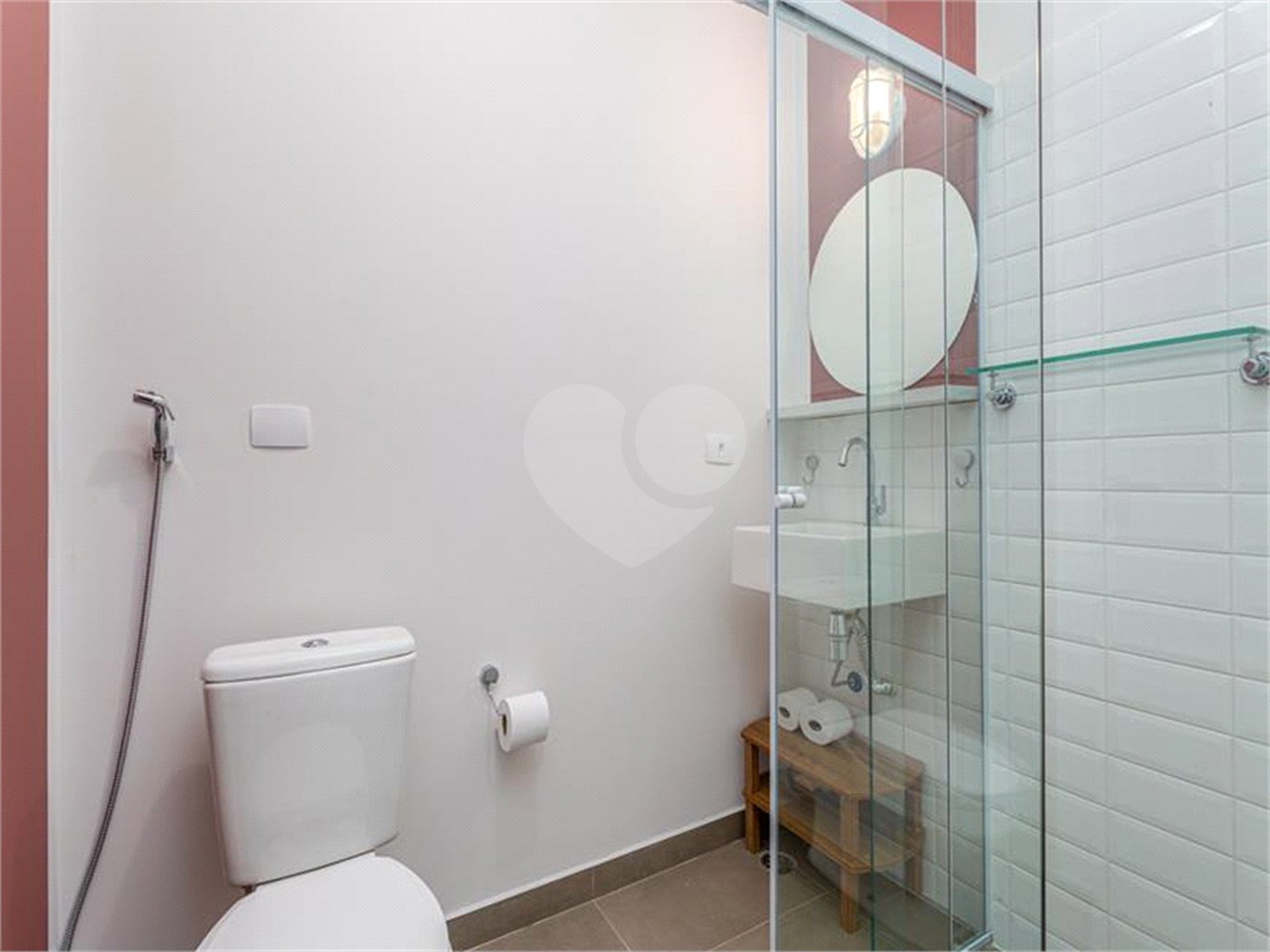 Excelente oportunidade para reformar e ficar com o apartamento dos seus sonhos!