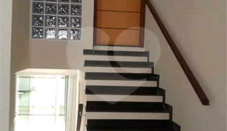 Sobrado à venda com 3 quartos, sendo 1 suíte,  em São Benedito, São João da Boa Vista, SP