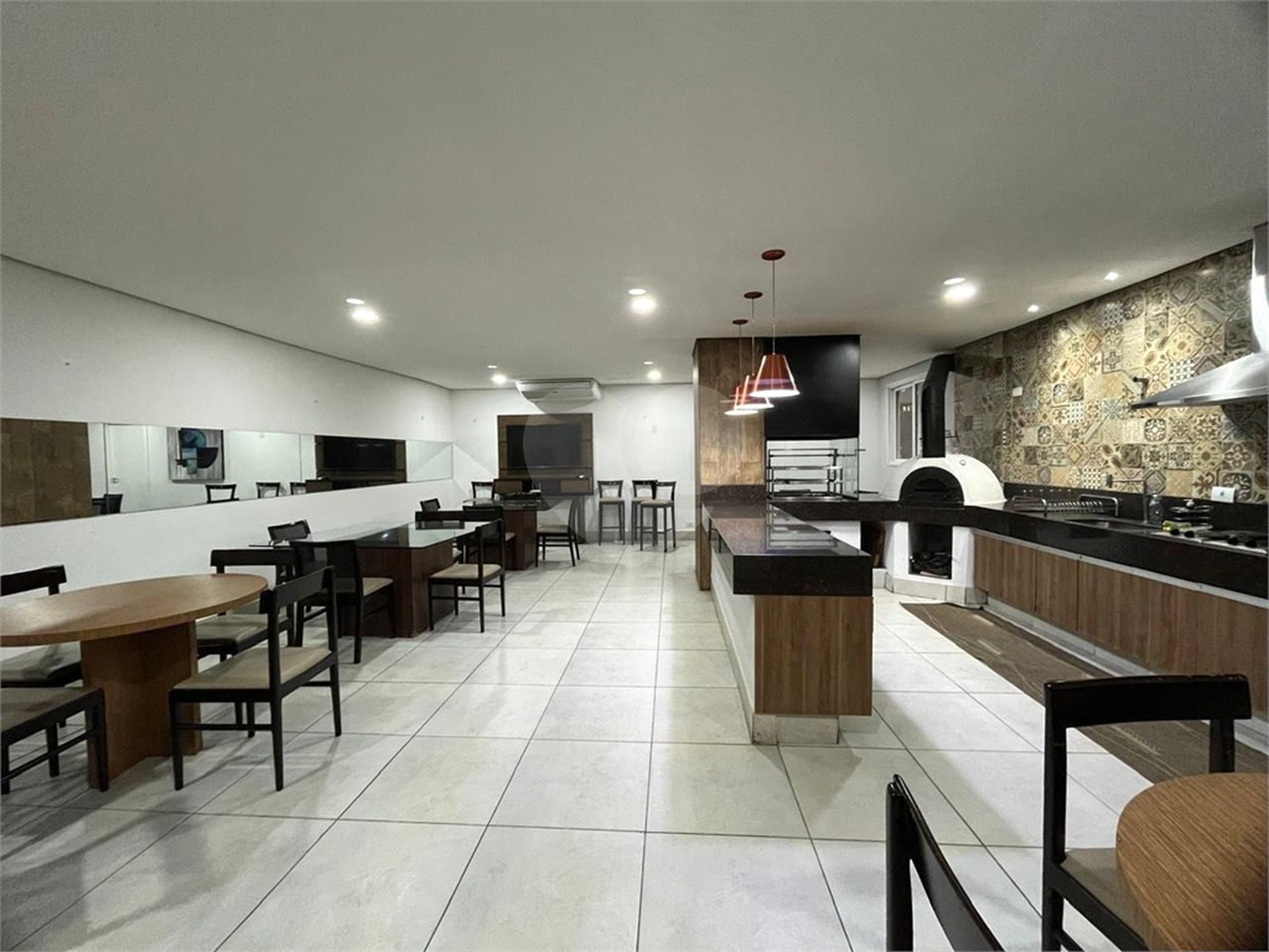 Apartamento á venda com 200m² - Bosque da Saúde