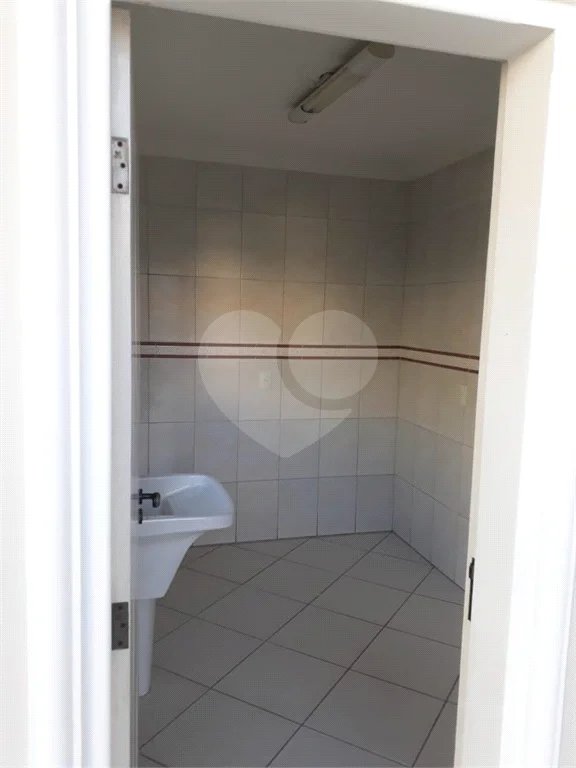 Sobrado à venda com 3 quartos, sendo 1 suíte,  em Condomínio Residencial Terras do Caribe, Valinhos, SP