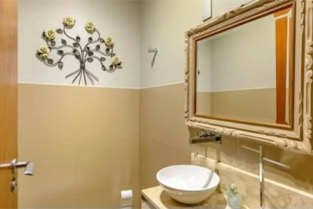 Casa à venda com 4 quartos, sendo 2 suítes,  em Granja Viana, Cotia, SP