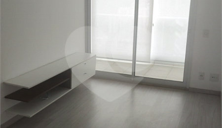 Apartamento à venda ou para alugar com 1 quarto em Campo Belo, São Paulo, SP