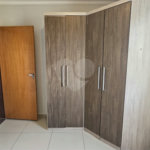 Apartamento Locação Condomínio Anguri com 02 dormitórios com Ar e Sacada