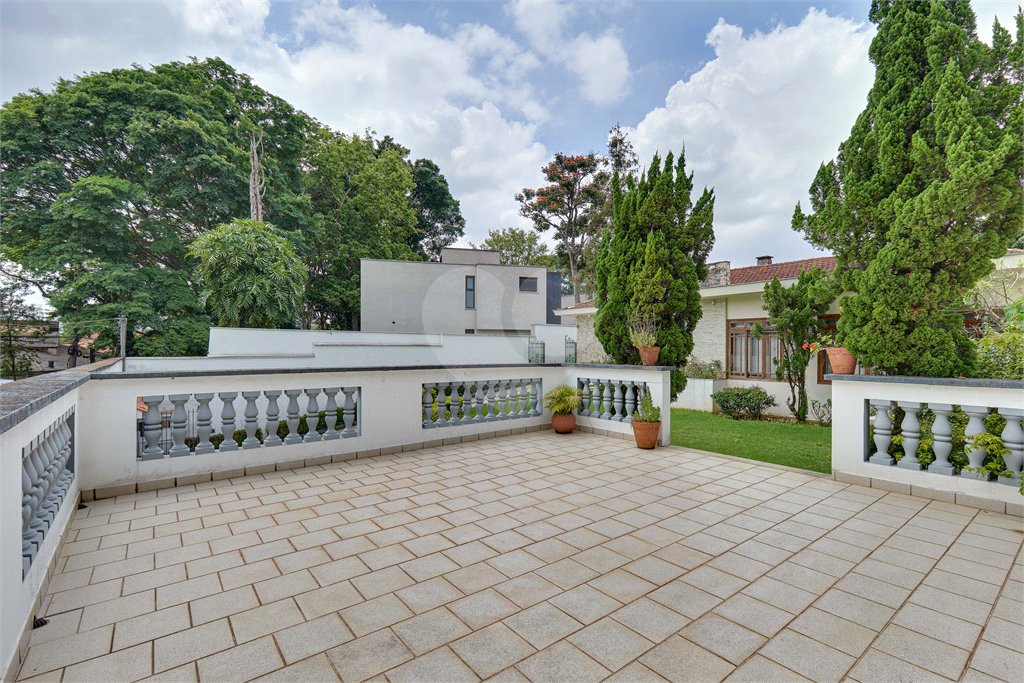 Casa Térrea à venda com 4 quartos, sendo 2 suítes, em Alto da Boa Vista, São Paulo, SP