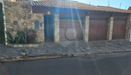 Casa à venda com 3 quartos, sendo 1 suíte,  em Planalto Paraíso, São Carlos, SP
