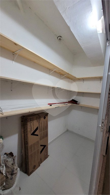 Apartamento de 2 quartos mobiliado à venda no Paraíso
