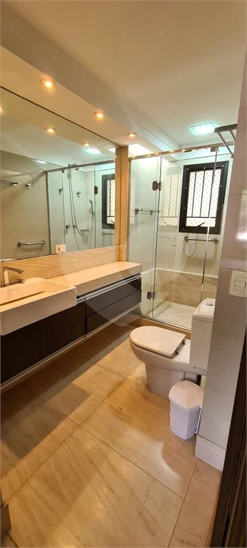Apartamento à venda no Campo Belo com 110m², 03 dormitórios sendo 01 suite, 2 vagas - São Paulo/S
