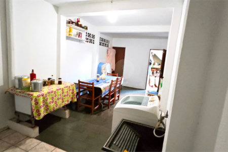 Oportunidade Única no Santa Felícia: Casa 3 dormitórios, Conforto, Espaço de Sobra e a Melhor Localização de São Carlos!