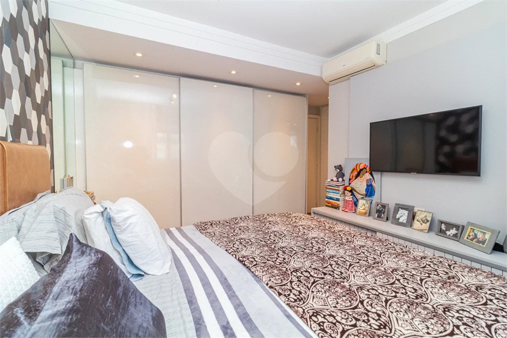 Cobertura à venda com 3 suítes em Vila Olímpia, São Paulo, SP