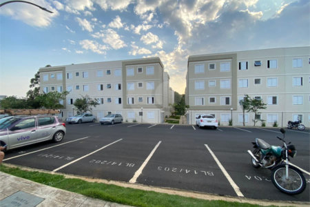 Apartamento no Condomínio Monte Stella