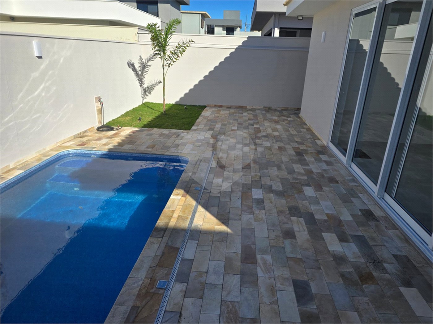 – CONDOMINIO FABER 4