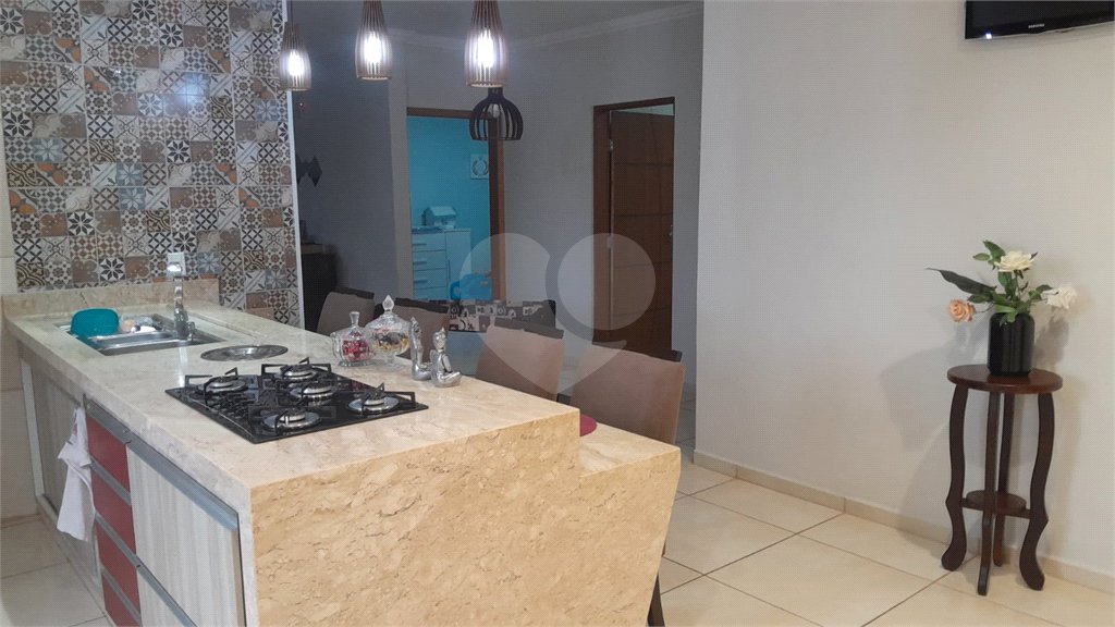 Chácara em Área Rural de Piracaia, com casa principal + 4 kitnets alugadas, excelente localização