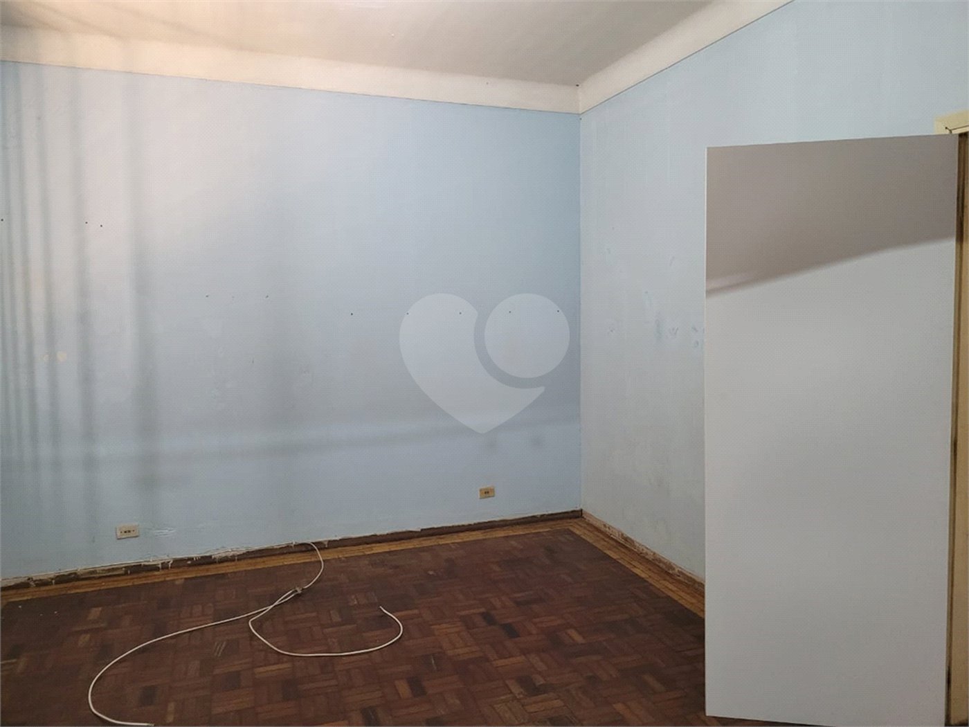 Casa Térrea com 3 dormitórios.