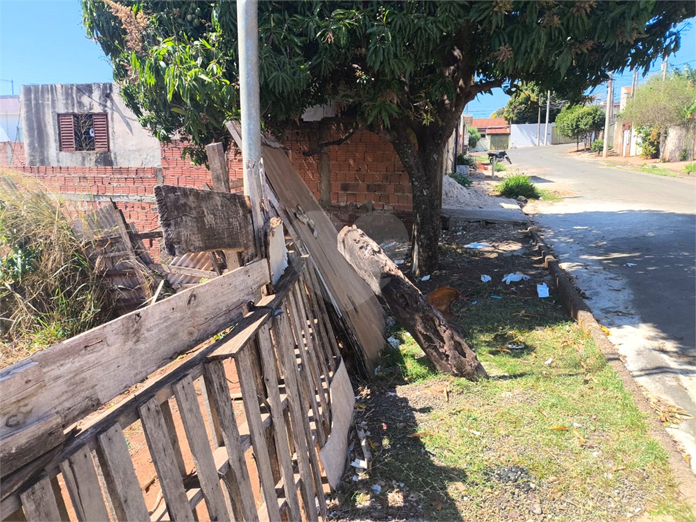 Terreno a venda no Cidade Aracy 2
