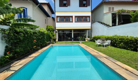 Casa de Vila à venda ou para alugar com 4 quartos, sendo 2 suítes, em Jardim Leonor, São Paulo, SP