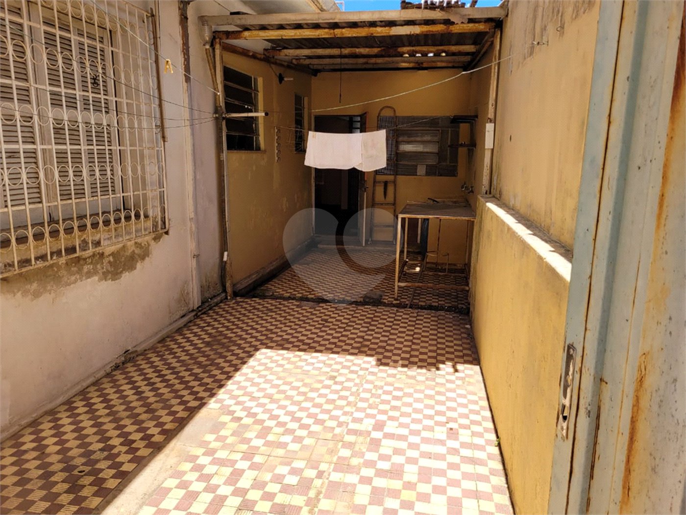 Casa Térrea com 3 dormitórios.