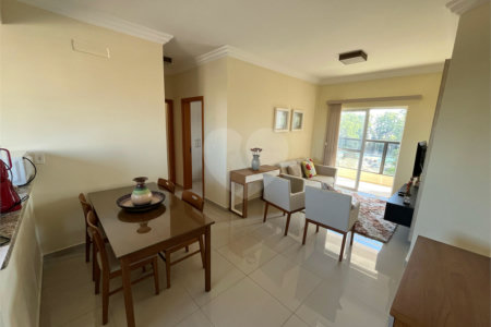 Apartamento mobiliado com 2 dormitórios sendo 1 suíte