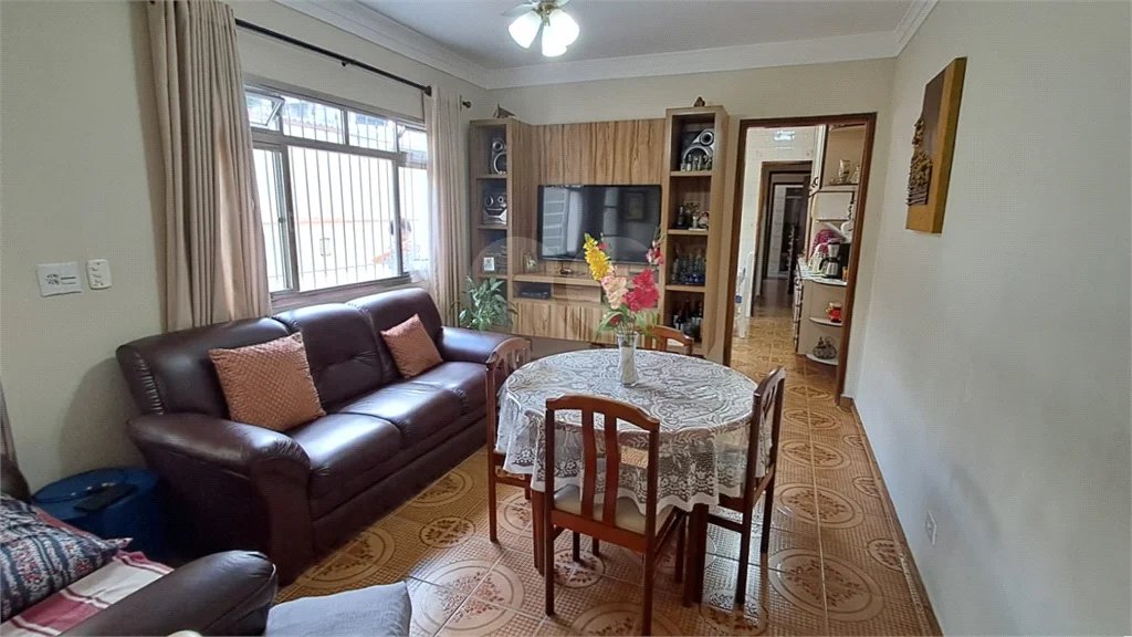 Casa Assobradada à venda | 209 m² | 3 dormitórios | Edícula | 3 vagas na Parada Inglesa!